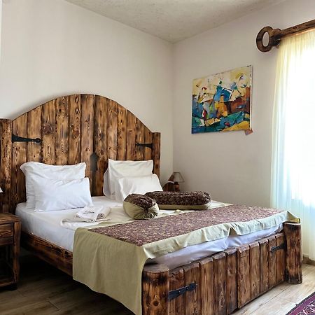 Machanents Art Hotel Vagharshapat Luaran gambar