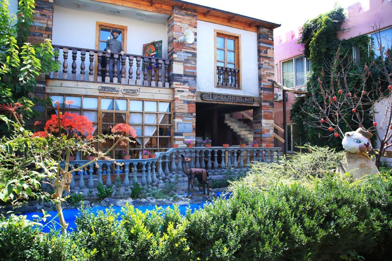 Machanents Art Hotel Vagharshapat Luaran gambar